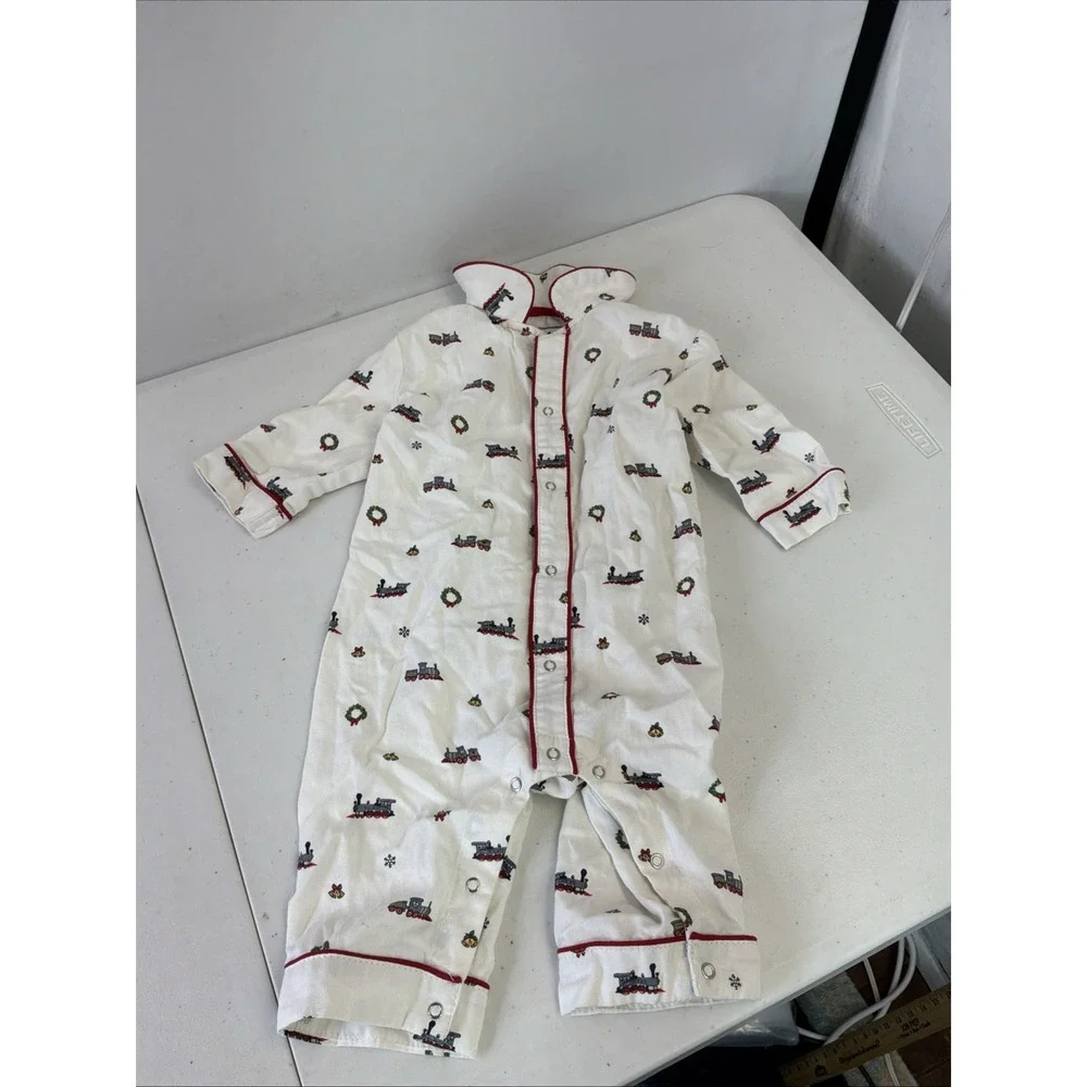 Petite Plume Artic Express Christmas Cambridge One-Piece Pajamas Size 6/12 Mnth